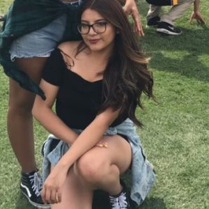 Meet your Posher, Edith